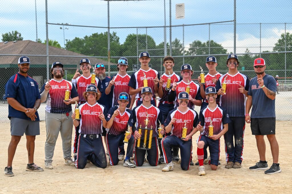 Coach Aaron coaching Select 16U baseball team – AE Training, Warrensburg